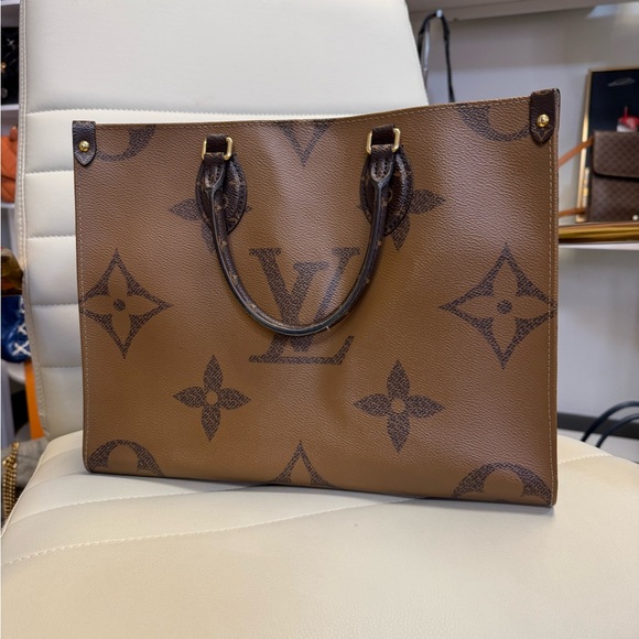 ❤️ONTHEGO MM REVERSE MONO❤️Louis Vuitton ONTHEGO mm reverse - Picture 4 of 16